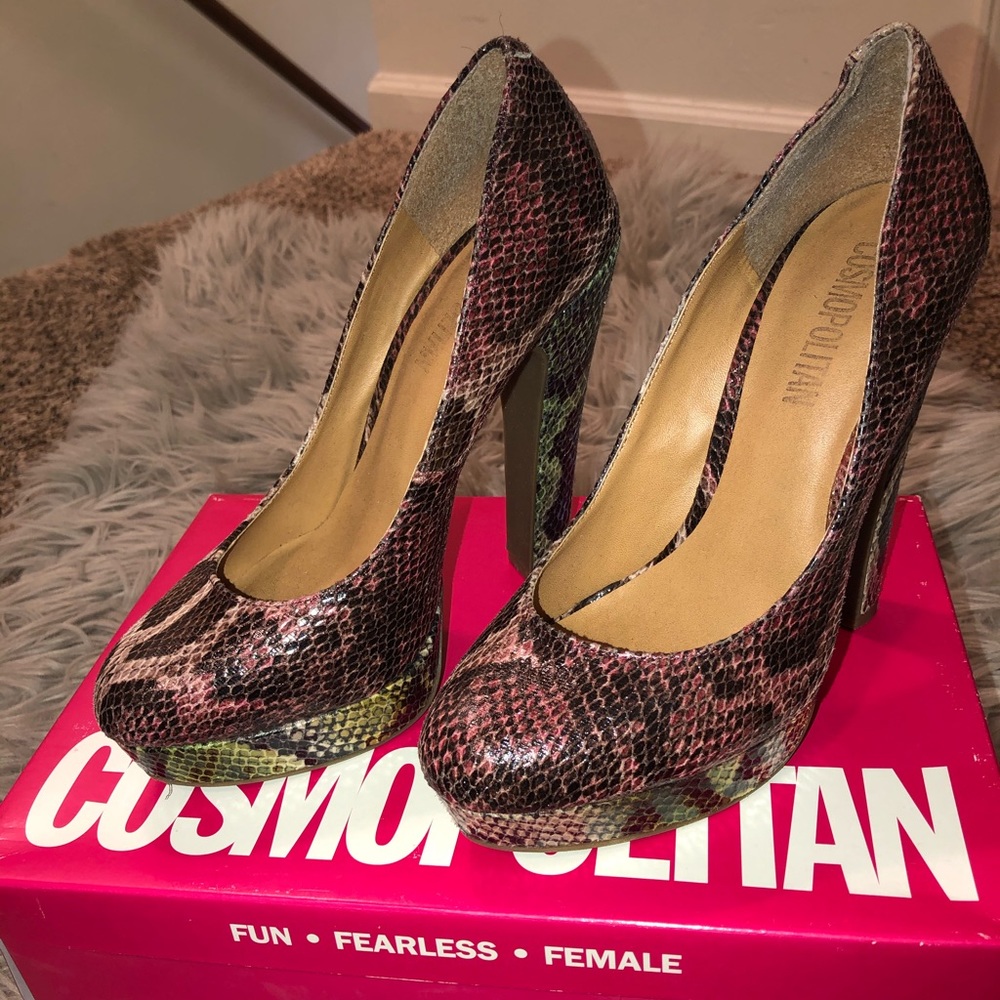 Multicolored Snakeskin Print pumps